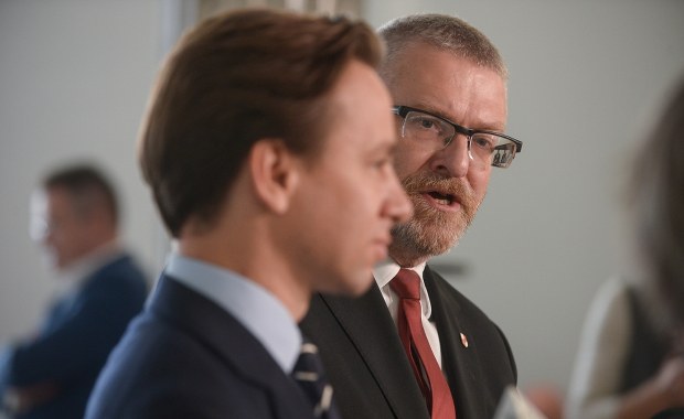 Konfederacje drugą siłą w Polsce? Najnowszy sondaż CBOS wprawia w osłupienie