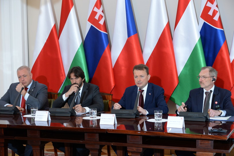Konferencja po spotkaniu Grupy Wyszehradzkiej /Jacek Turczyk /PAP