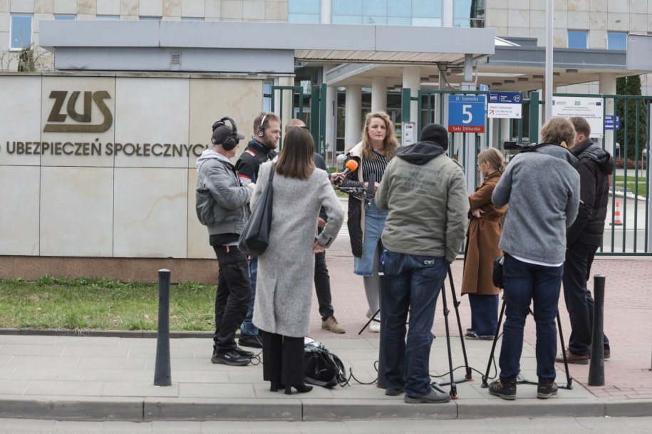Konferencja prasowa przed Centralą Zakładu Ubezpieczeń Społecznych w Warszawie / 	Tomasz Gzell    /PAP