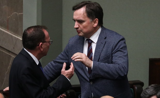 Konflikt między PiS-em a Suwerenną Polską. Sowiński: Sytuacja jest gorsząca