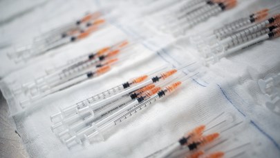 Konflikt na linii premier - minister zdrowia. Chodzi o chińskie szczepionki 