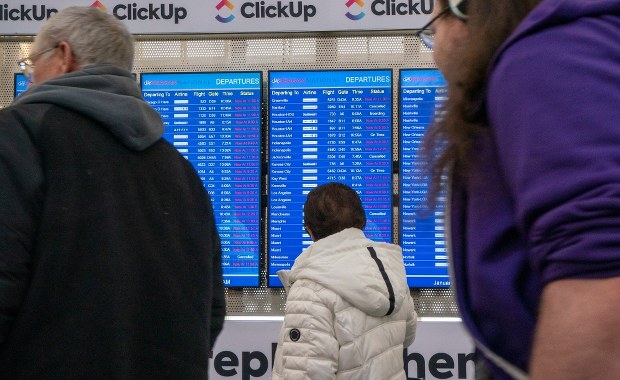 Kongresmeni domagają się od rządu wyjaśnień w sprawie awarii, która sparaliżowała komunikację lotniczą