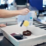 Koniec 100 ml. Nowe limity płynów w bagażu podręcznym w UE