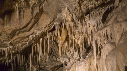 Koniec akcji w jaskini w Sudetach, ranny trafił do szpitala 