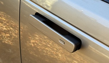 Koniec chowanych klamek w samochodach? Chodzi o bezpieczeństwo 