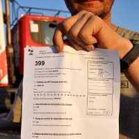 Michał Krawczyk z zaświadczeniem o nieprzystąpieniu do 12. etapu