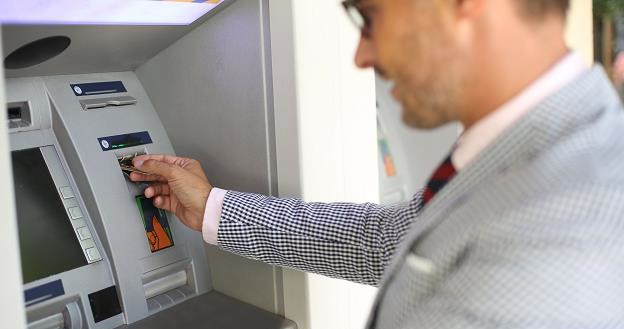 Koniec darmowych bankomatów? /&copy;123RF/PICSEL