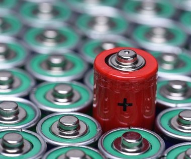 Koniec drogich baterii? Żelazne katody mogą zrewolucjonizować rynek