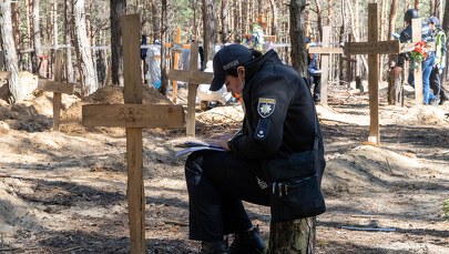 Koniec ekshumacji w Iziumie. Wydobyto 447 ciał [ZAPIS RELACJI]