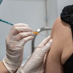 strzykawki Koniec igieł w medycynie? Naukowcy testują innowacyjną metodę