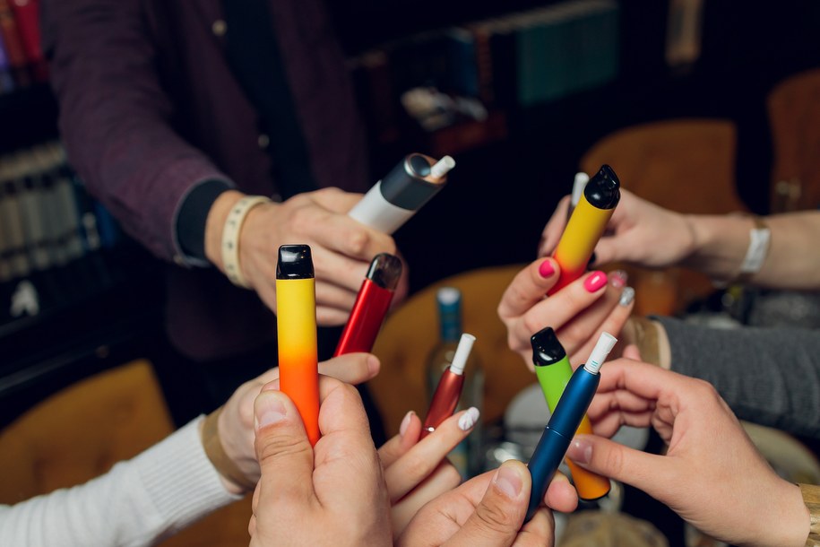Koniec jednorazowych e-papierosów w Polsce /Shutterstock