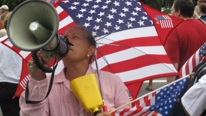 Koniec karania za fałszowanie śpiewając hymn