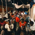 Koniec niepewności 233 migrantów. Statek Lifeline dotarł na Maltę