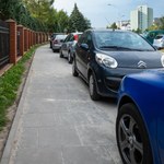 Koniec parkowania na chodnikach? Stanowisko Ministerstwa Infrastruktury