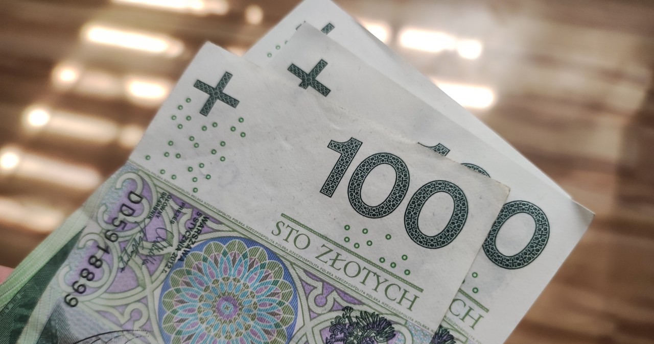 ​Koniec płacenia gotówką coraz bardziej realny. Padł pierwszy termin /123RF/PICSEL