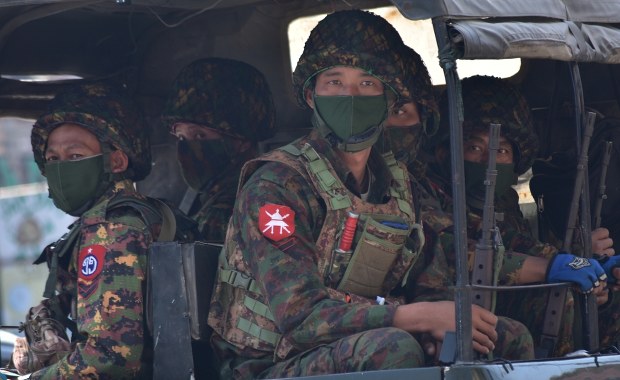 Koniec po prawie pięciu latach. Wojskowi szykują wybory, opozycja ostrzega 