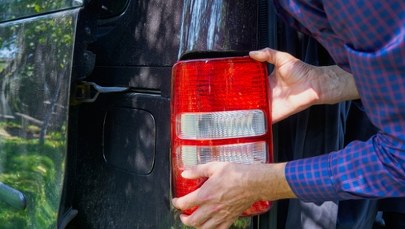 Koniec problemów ze światłami w starych samochodach. Sprawdź, co się zmieni