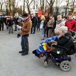 Koniec protestu opiekunów niepełnosprawnych przed Sejmem
