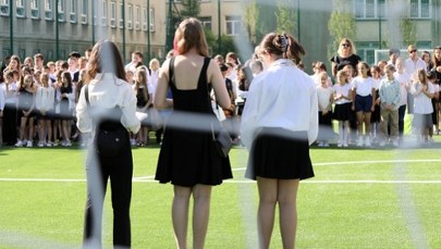 Koniec roku szkolnego późno jak nigdy. Kiedy ostatni dzwonek?