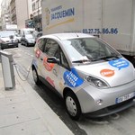 Koniec samoobsługowych wypożyczalni samochodów w Paryżu. Zawinili klienci