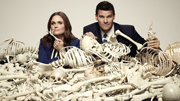 – Koniec sielanki. Życie Bones i Bootha zmieni się radykalnie. Będą musieli przyzwyczaić się do nowej rzeczywistości, ale to zobaczymy już w kolejnym sezonie – zdradza Emily Deschanel. /Polsat
