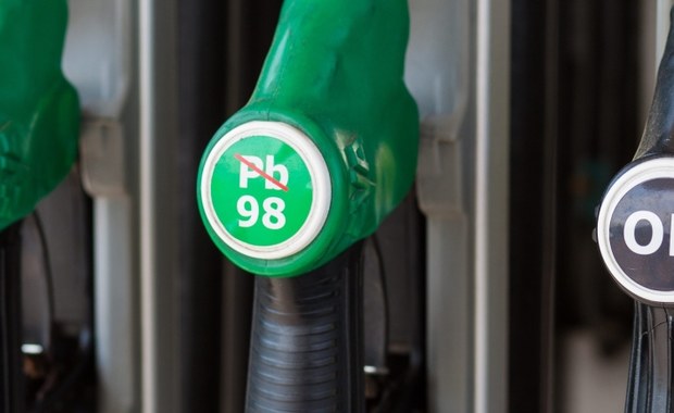 Koniec spadku cen paliw, spór o polskie marki w niemieckim markecie