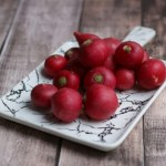 Koniec z drogeryjnymi serum na brwi! Nic tak ich nie wzmocni i zagęści jak sok z wiosennego warzywa