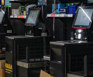 Koniec z kradzieżami w kasach samoobsługowych? Do sklepów wchodzi system VAR