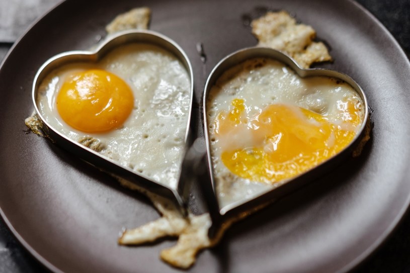 Koniec z mitem o cholesterolu! Jedz jedno jajko codziennie, a będziesz mieć zdrowsze serce /123RF/PICSEL