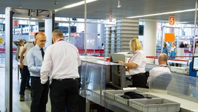 Koniec z ograniczeniami na lotniskach? Nowa technologia już wkrótce w Warszawie