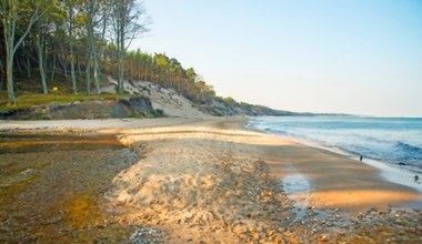 Koniec z paleniem na plaży i tarasie w restauracji? Jest decyzja UE ws. e-papierosów