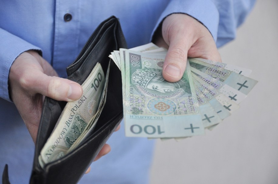 Duże zakupy tylko bezgotówkowo. Od kiedy wchodzi nowy zakaz?