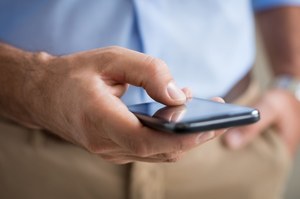 Koniec z SMS-ami od oszustów? Od dziś zmiany w prawie
