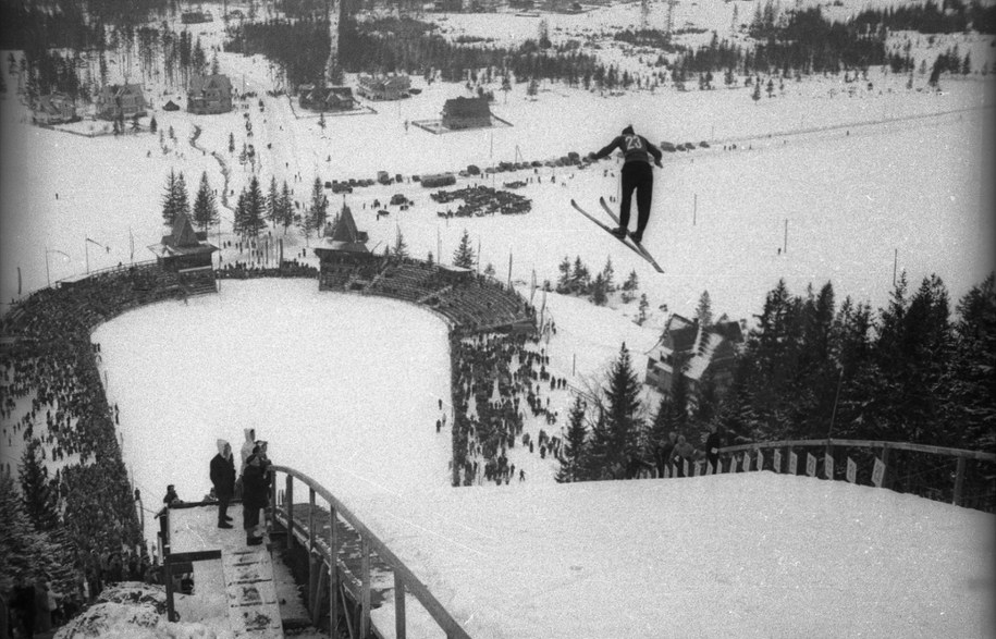 Konkurs skoków narciarskich na Wielkiej Krokwi w Zakopanem (zdjęcie z 1949 roku) /CAF