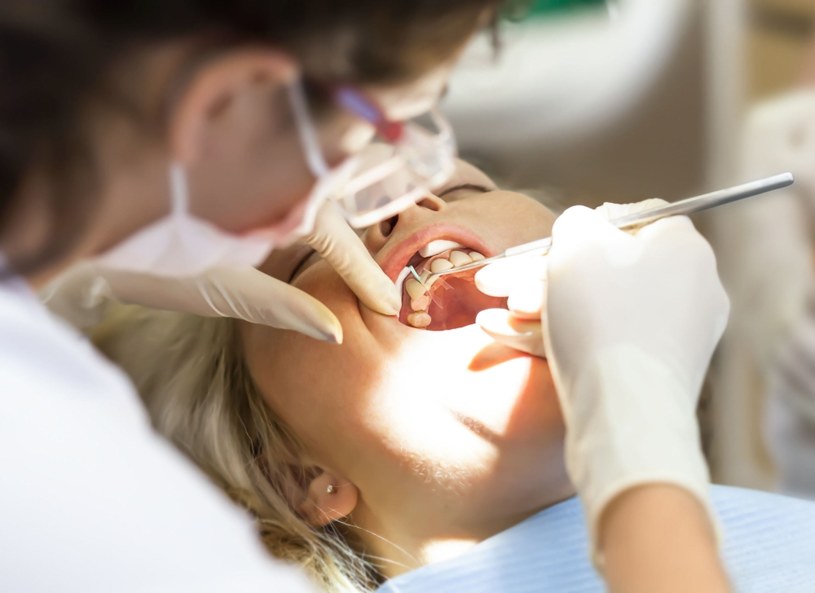 Konsekwencje próchnicy zębów mogą być poważne dla ogólnego stanu zdrowotnego człowieka /Picsel /123RF/PICSEL