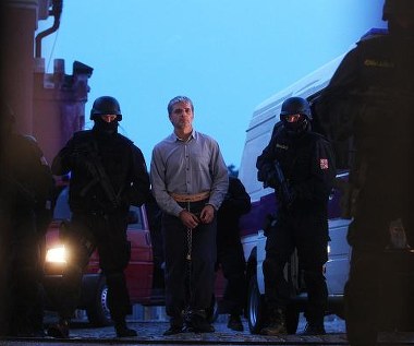 Konstantin Ławronienko w scenie z filmu "Kajinek"