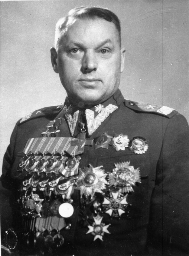 Konstanty Rokossowski (1896–1968), od 1944 r. marszałek ZSRR, od 1949 r. marszałek Polski. /CAF /PAP