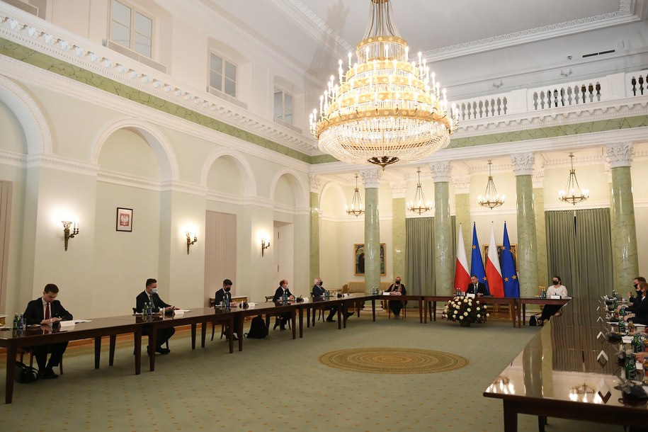 Konsultacje z przedstawicielami klubów i kół parlamentarnych w sprawie prezydenckiego projektu zmiany ustawy o Sądzie Najwyższym / 	Marcin Obara  /PAP