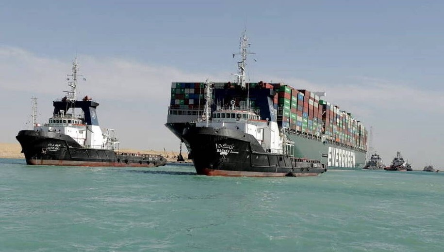 Kontenerowiec Ever Given /SUEZ CANAL AUTHORITY / HANDOUT /PAP/EPA