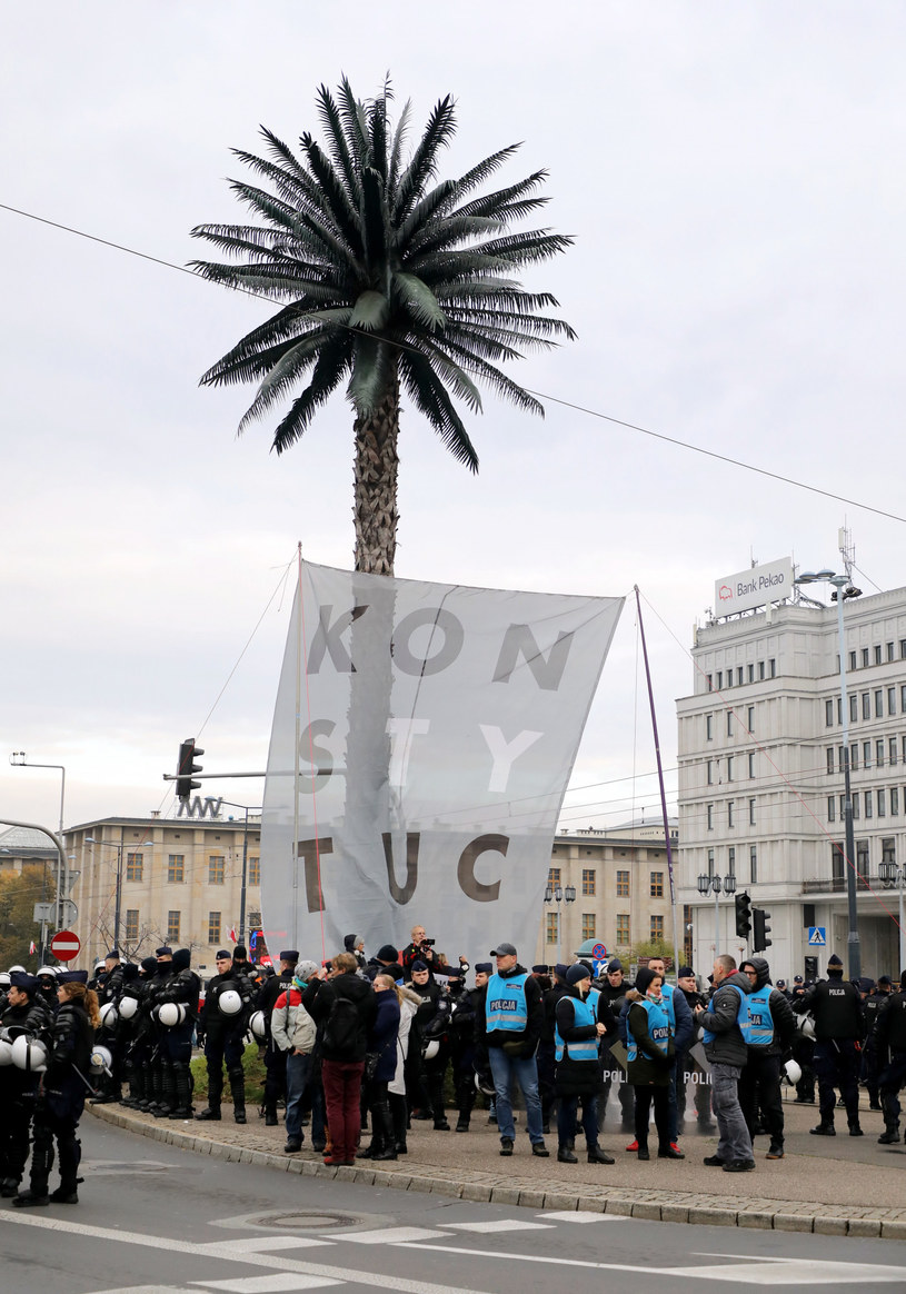 Kontrmanifestacja Obywateli RP /Piotr Molecki/East News /East News