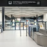 Kontrola bezpieczeństwa na lotnisku. Tego nie rób. Nie wpuszczą cię do samolotu