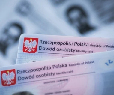 Kontrola przy wypłacie emerytury. Ci seniorzy muszą pokazać dowód osobisty