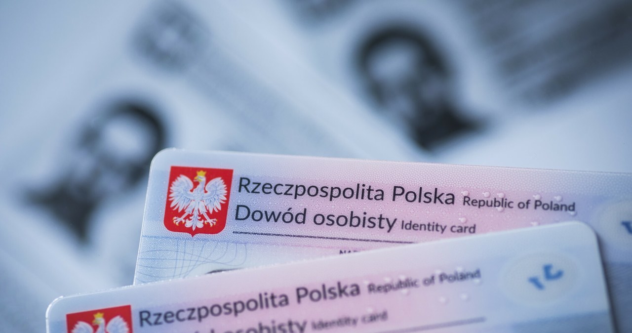 Kontrola przy wypłacie emerytury. Ci seniorzy muszą pokazać dowód osobisty. /123RF/PICSEL