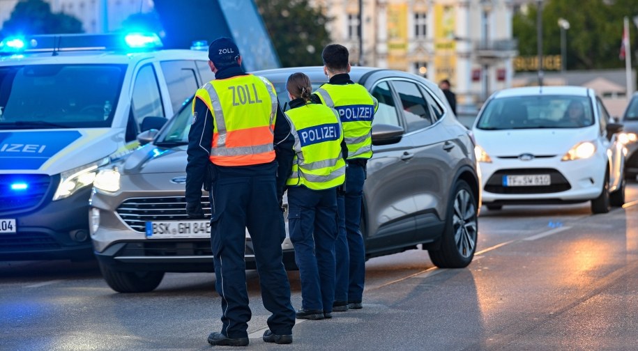 Kontrole na granicy mogą zostać przedłużone /PATRICK PLEUL  /PAP/DPA