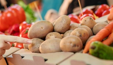 Kontrole warzyw i owoców na bazarach. Sprawdzają głównie jedną rzecz