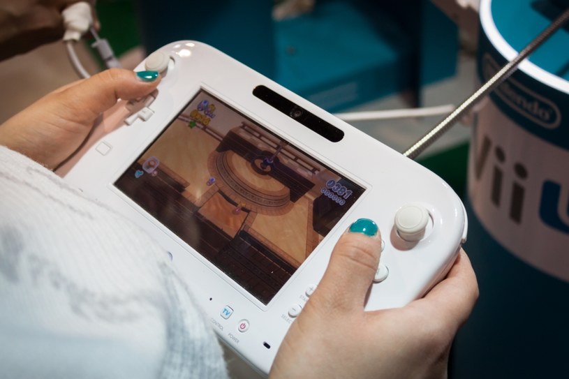 Kontroler do konsoli Wii U, który przypominał tablet okazał się niezbyt poręczny. Ponadto konsumenci nie do końca "chwycili" przekaz... /123RF/PICSEL