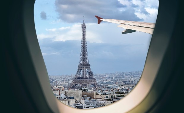 Kontrolerzy lotów w kraju UE planują strajk. Będą odwołane połączenia