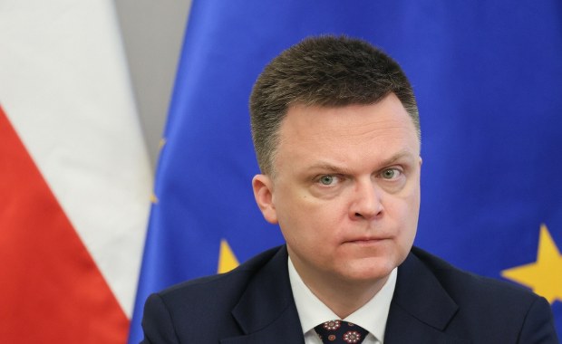 Kontrowersje wokół działki Hołowni. Marszałek Sejmu odpowiada na zarzuty 