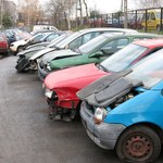 Kontrowersje wokół nowych przepisów o złomowaniu aut
