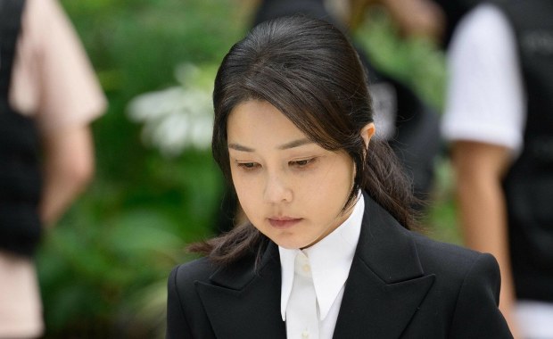 Kontrowersyjny kościół, luksusowe prezenty a na koniec odsiadka. Była pierwsza dama skazana